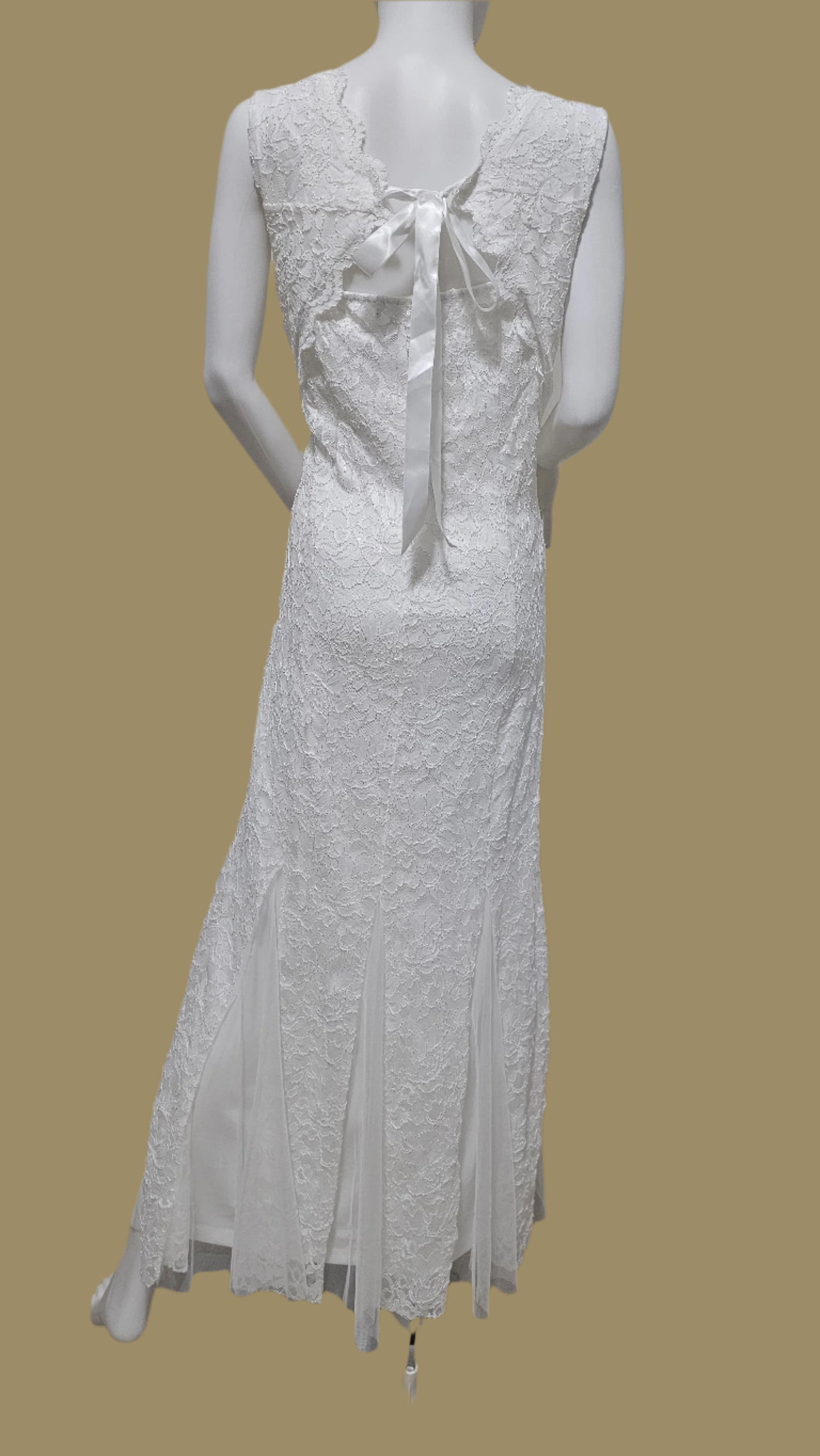 Elegant White Sleeveless Dress