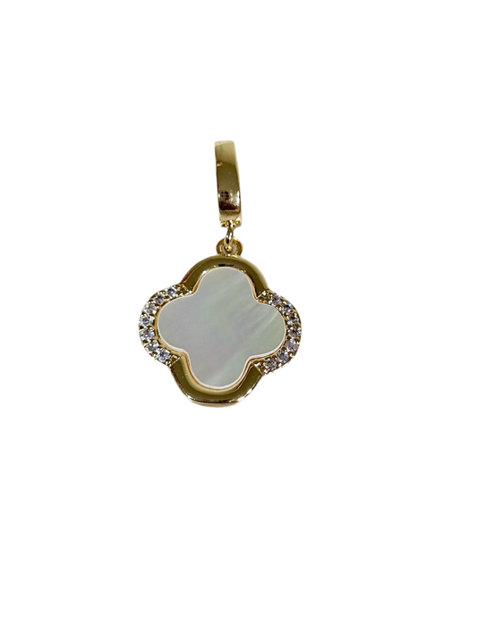 Luna Clover Charm – Mother of Pearl Elegance