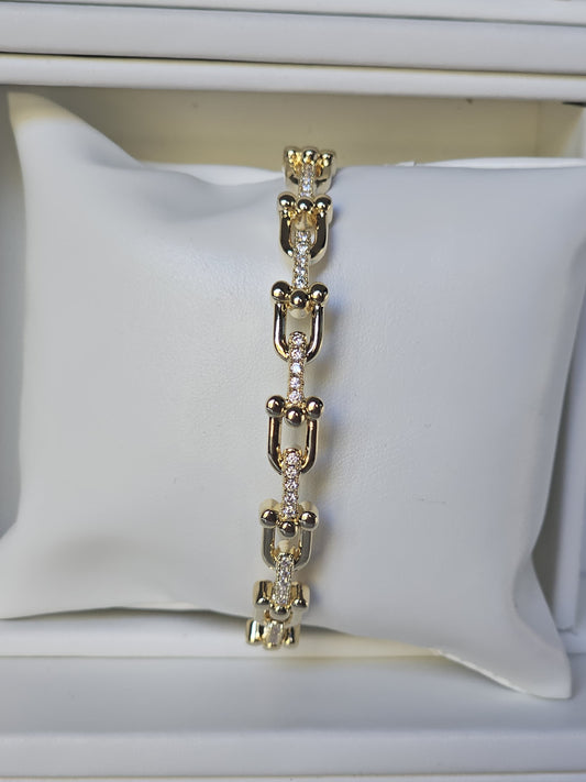 Modern Chain-Inspired Open Cuff Bracelet