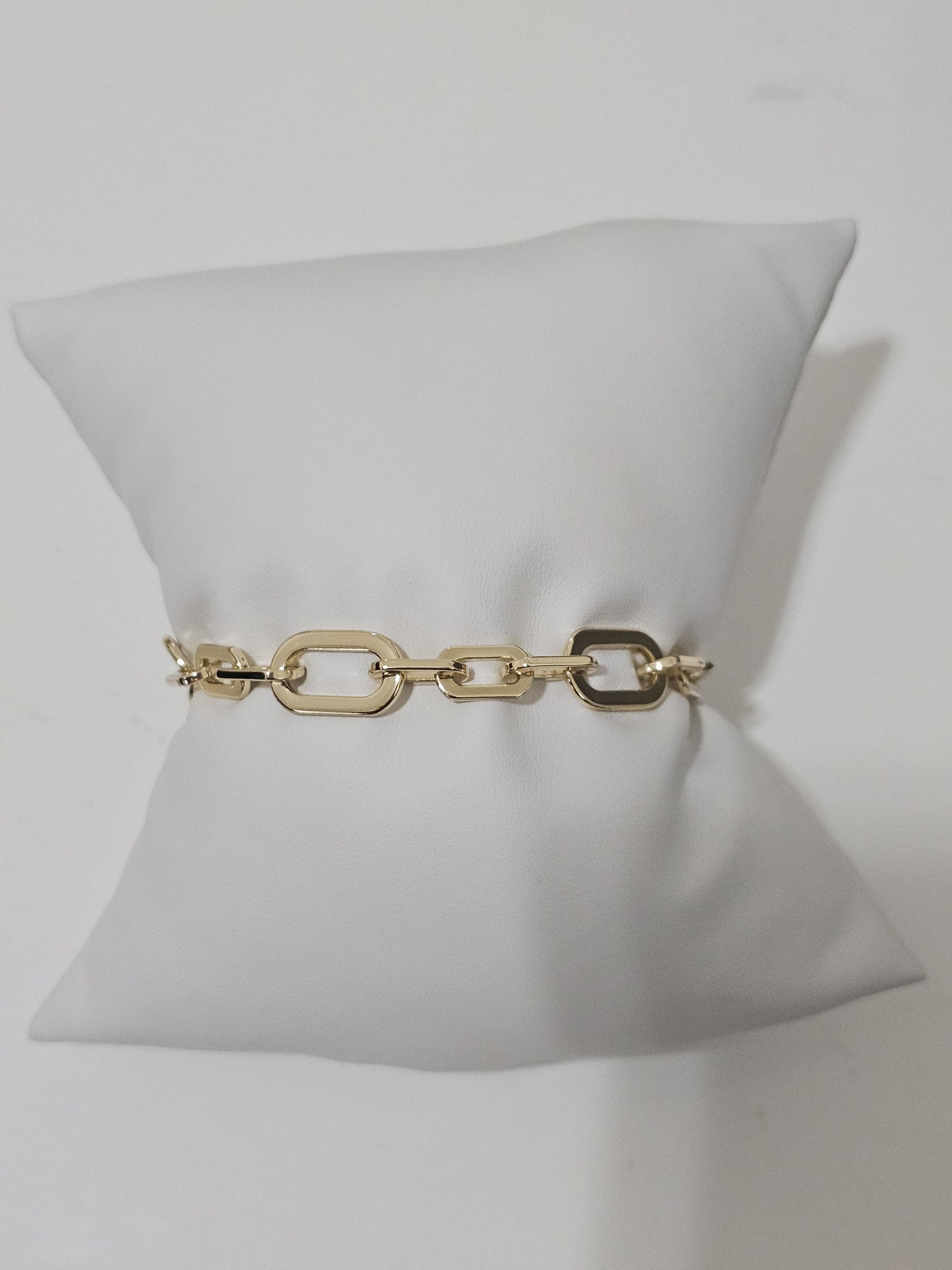 Luxe Magnetic Rectangular Link Gold Bracelet – Bold Statement Chain