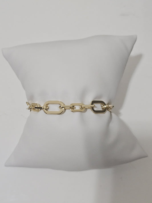 Luxe Magnetic Rectangular Link Gold Bracelet – Bold Statement Chain