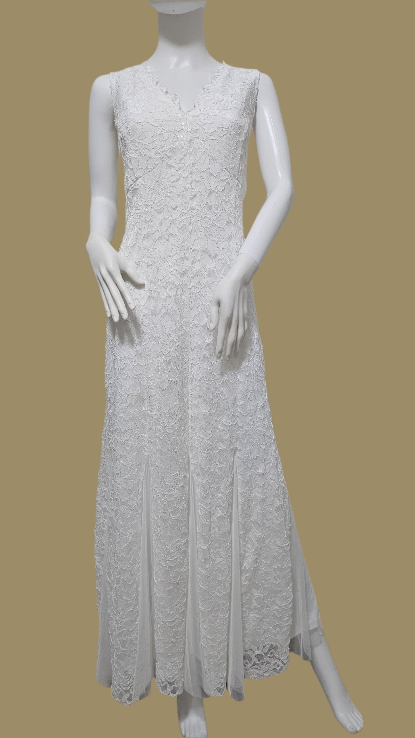 Elegant White Sleeveless Dress