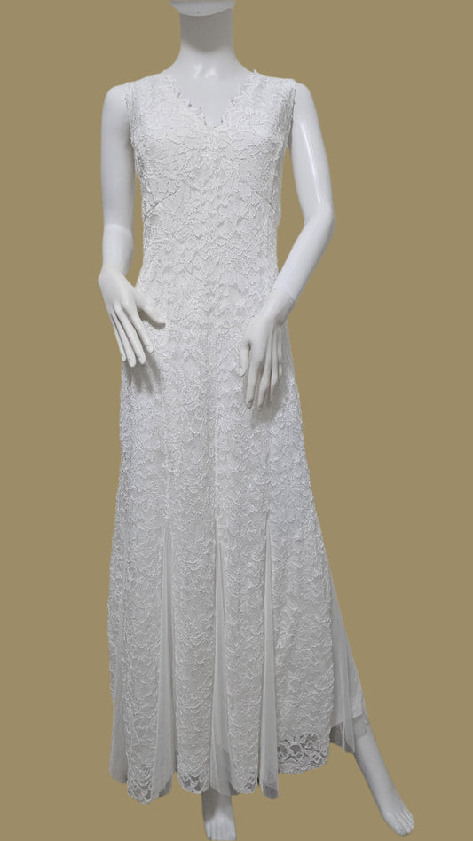 Elegant White Sleeveless Dress