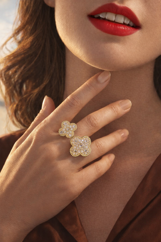 Double Clover Ring – Elegant Two Clover Head Design