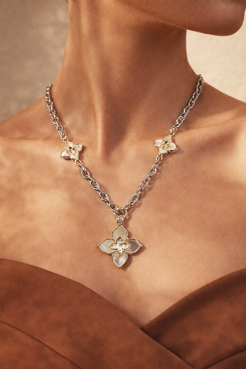 Elegant Floral Motif Pendant Chain Necklace – Gold & Silver Tone