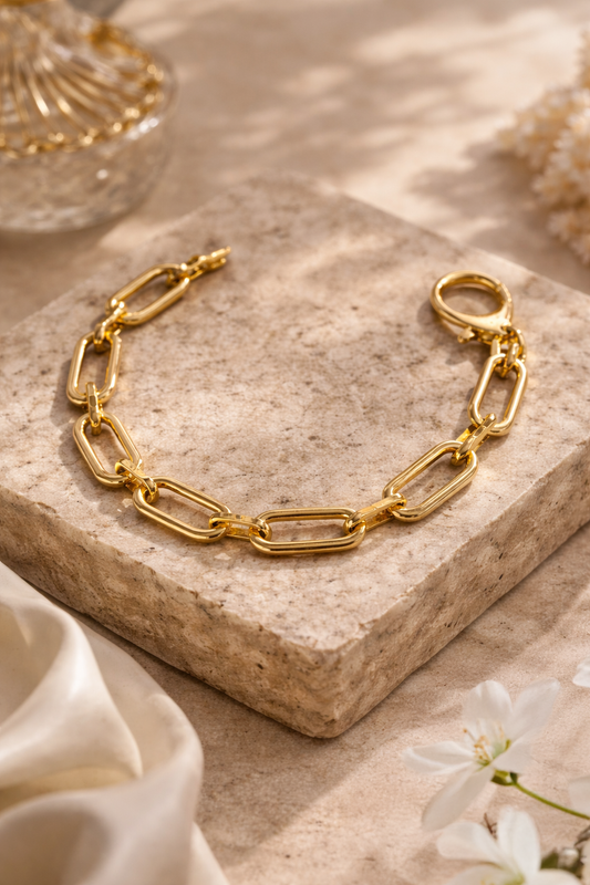 Chain Bracelet With Latch