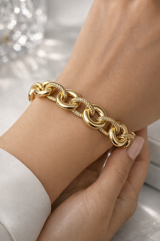 Elegant Designer-Style Bracelet – Sleek Contemporary Look