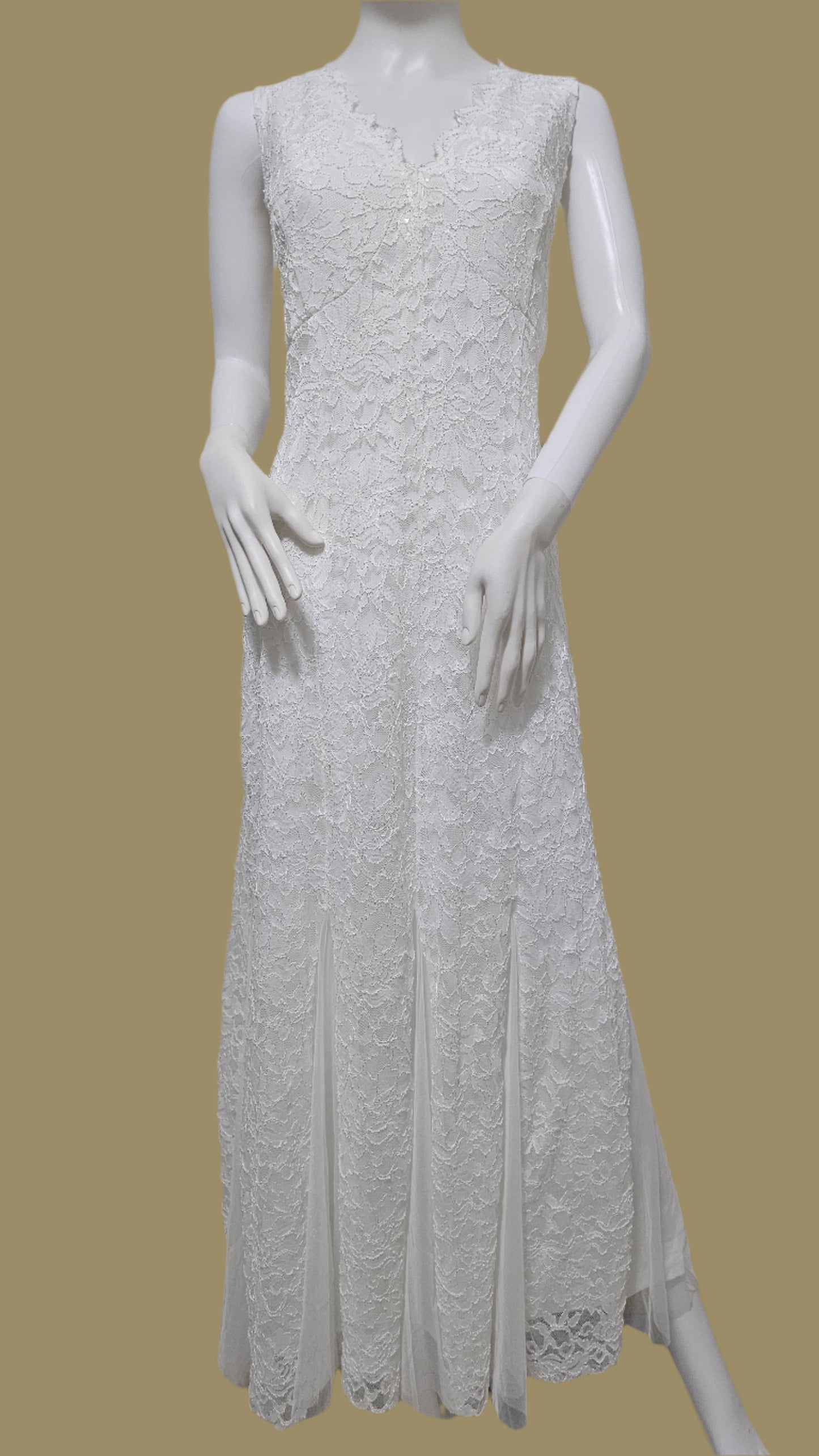 Elegant White Sleeveless Dress