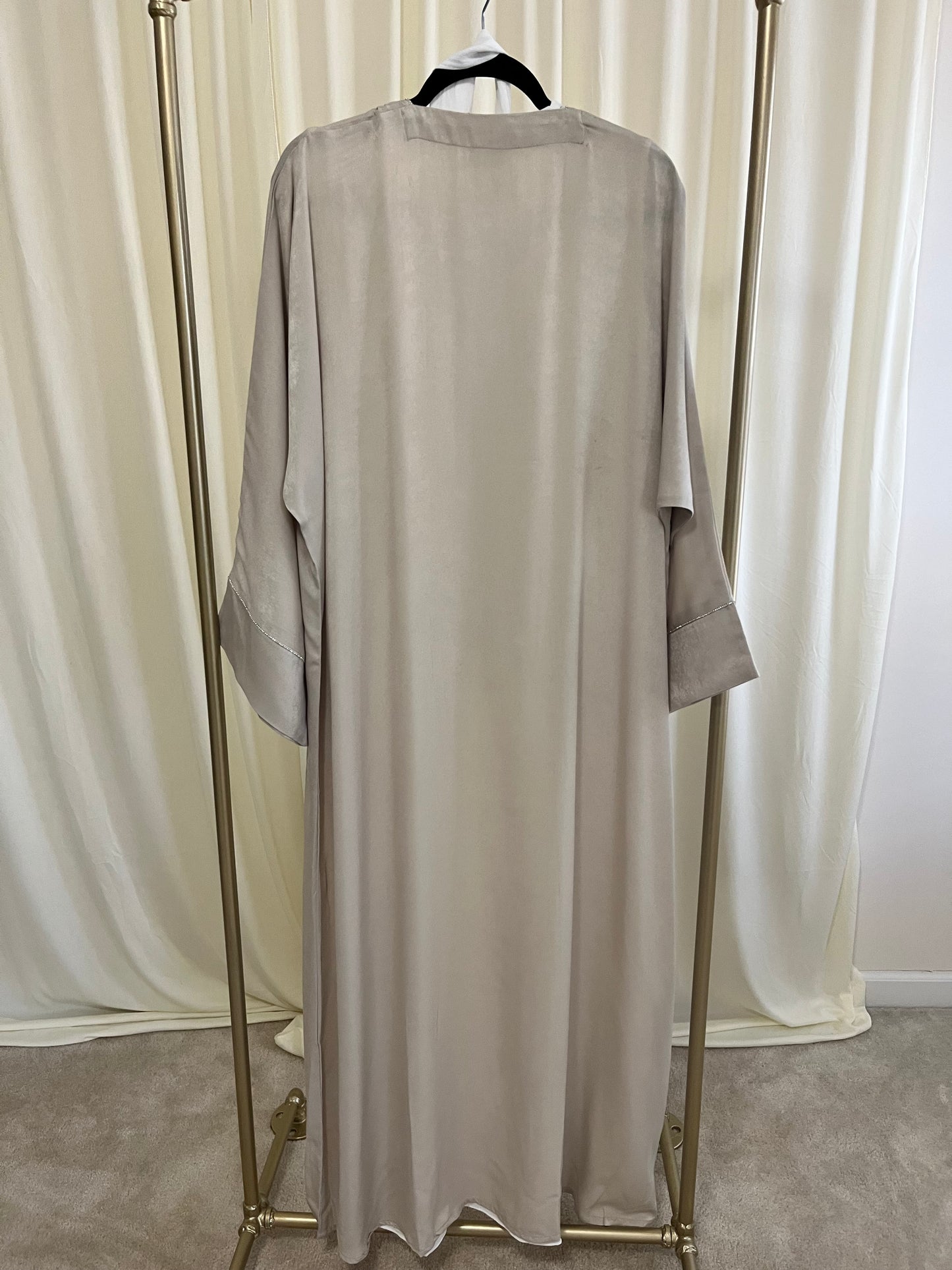 Luxury Champagne Satin Open Abaya – Minimal Elegant Kimono Style